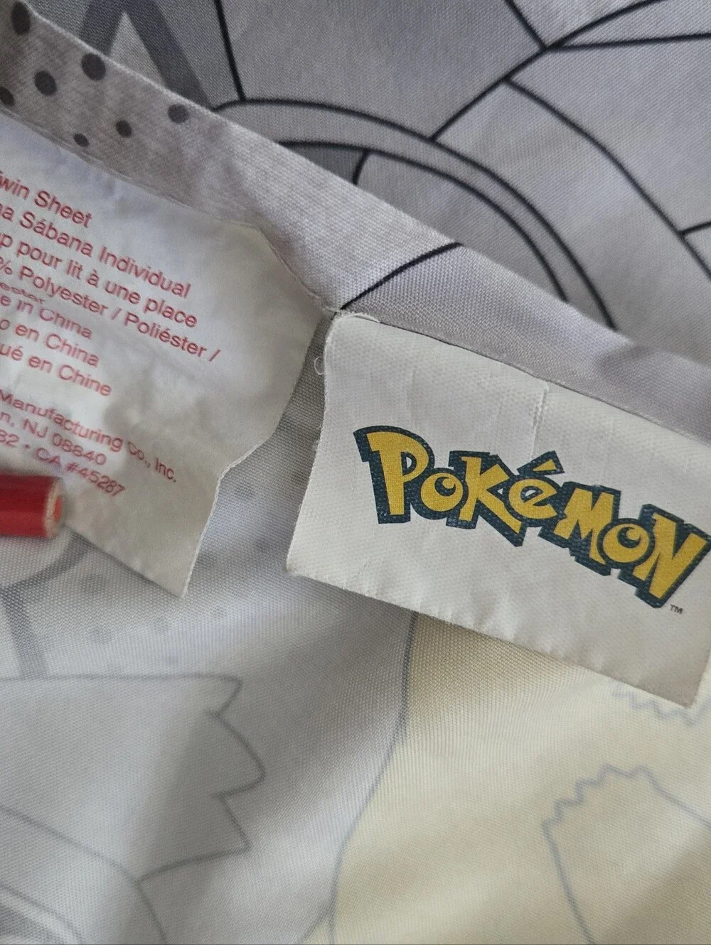 Pokémon twin flat sheet EUC Pikachu bed sheet